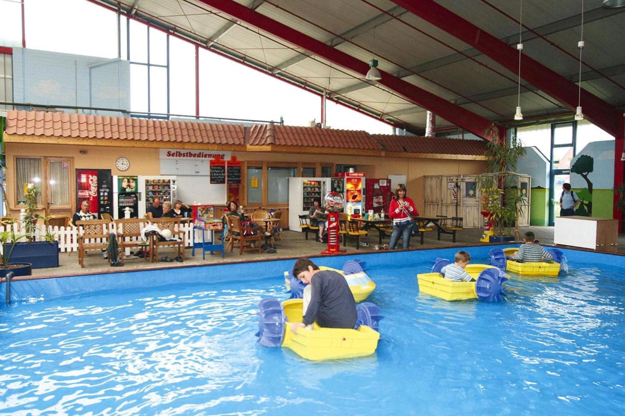 Apartment In Burhave With A Shared Pool מראה חיצוני תמונה